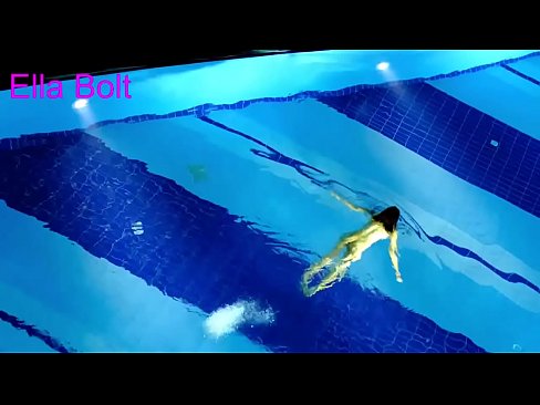 ❤️ Abdi teu tiasa ngeureunkeun nonton, pirang ngora bray ngojay buligir di ELLA bolt Resort kolam renang ️❌ porno dina pornosu.elitemangas.top ❤